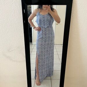 Maxi dress with slit